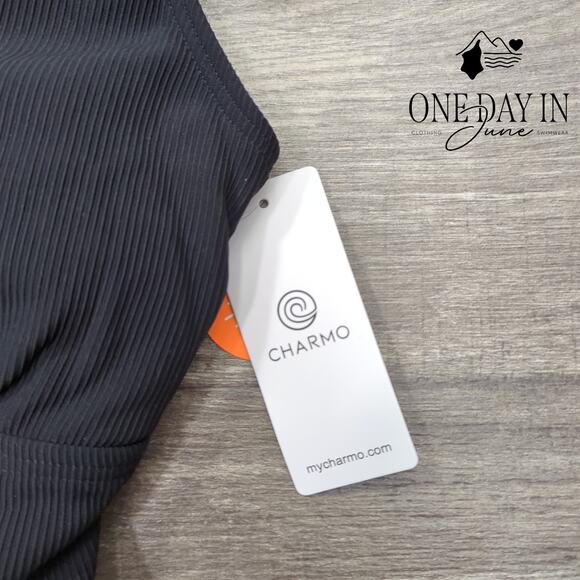 Charmo Scallop Edge Ribbed One Piece Swimsuit Size M - Picture 4 of 7